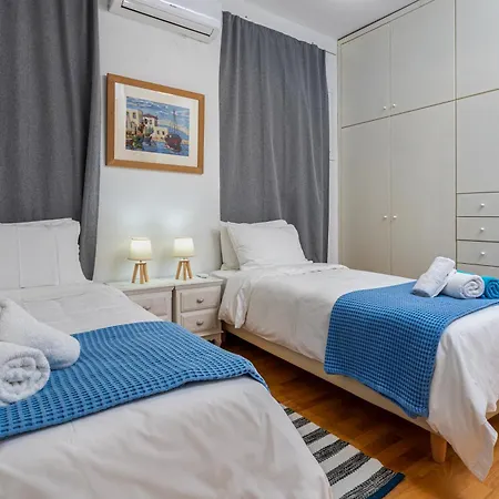 Dimitra With Private Pool And Sea View -the Ground Floor Of A Two Storey Building Holiday home Daratsos