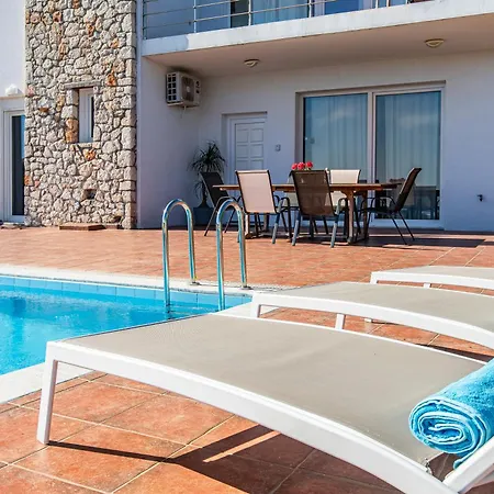 Dimitra With Private Pool And Sea View -the Ground Floor Of A Two Storey Building * Daratsos
